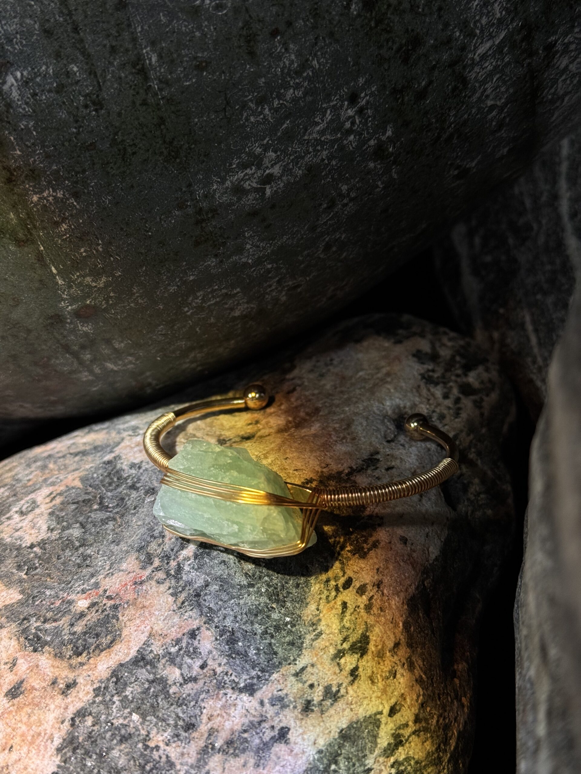 Raw Crystal × Metal Wire Art Bracelet Collection - Image 9
